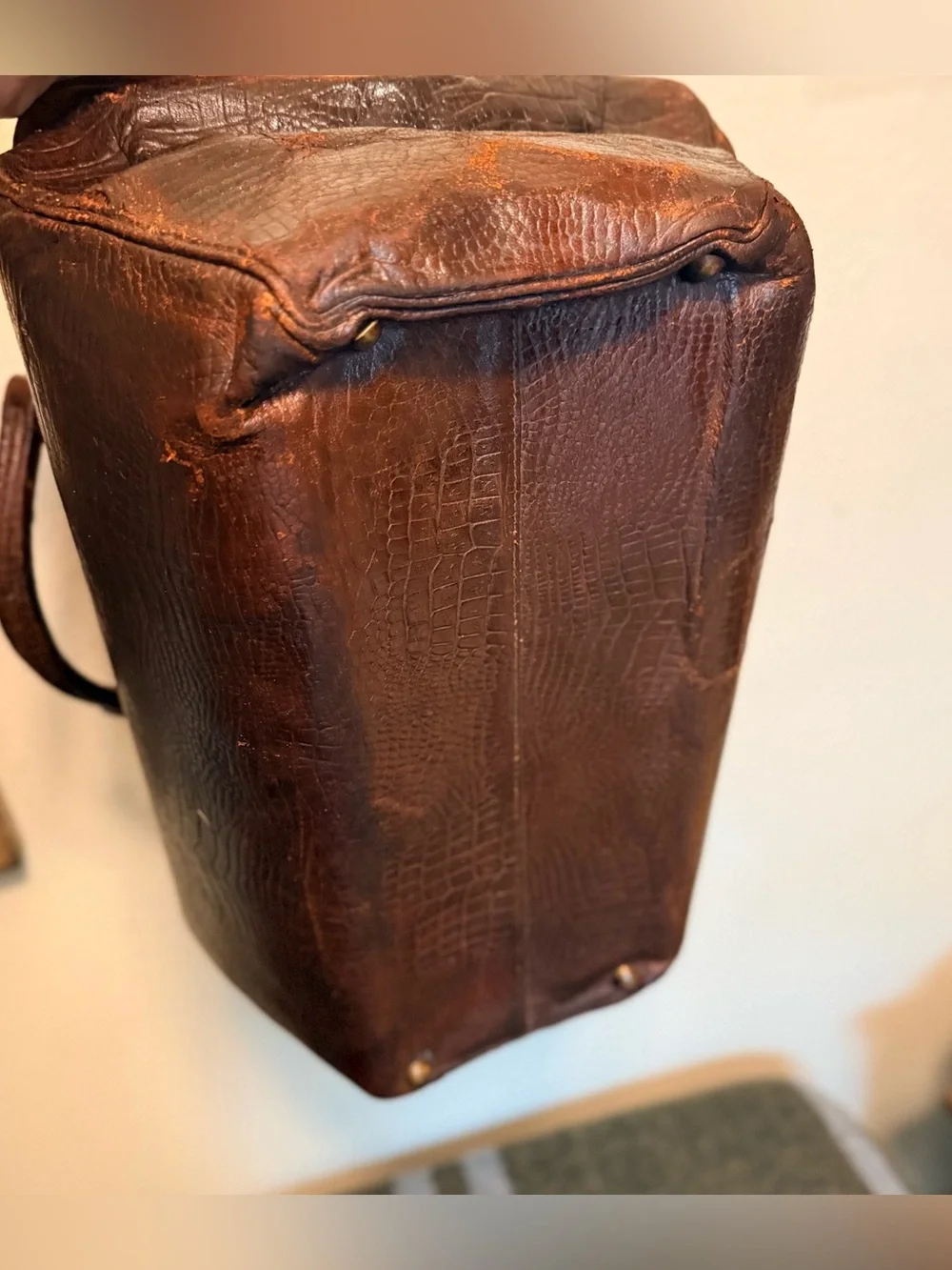 RARE Antique Crocodile Embossed Leather Gladstone Doctor Bag Brass Lock 1900s